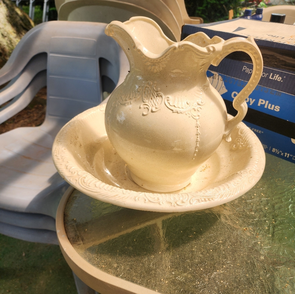 Arnel's Pitcher and Basin